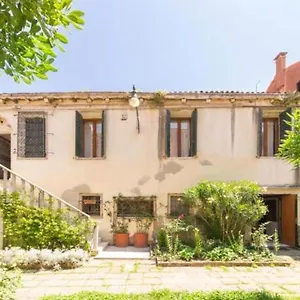 https://corte-mosto-luxury-appartments.hotelslidodijesolo.com